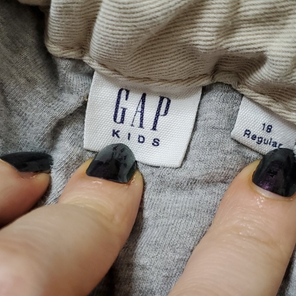 GapKids Lined Camo Jogger Pants - Picture 7 of 9